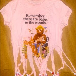 CUTE “REMEMBER BABES ARE IN THE WOODS” TEE